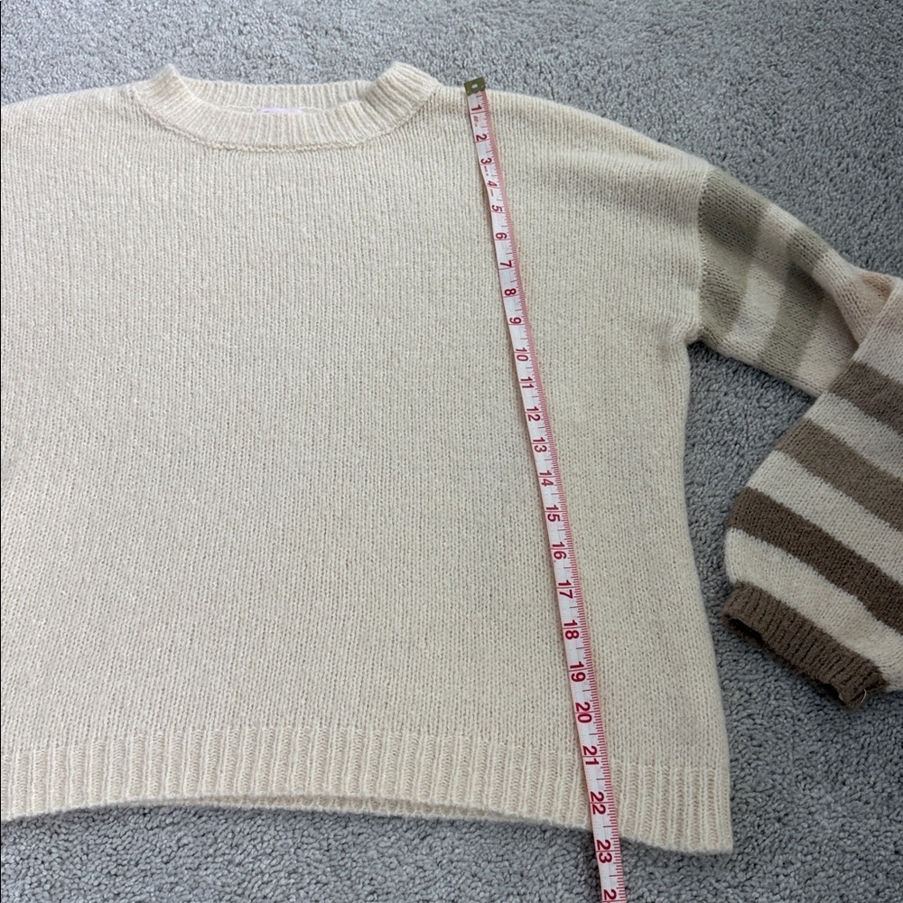 Pink Lily Cream Knit Sweater Size M - Picture 6 of 7
